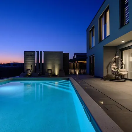 Carlotta Holiday home *