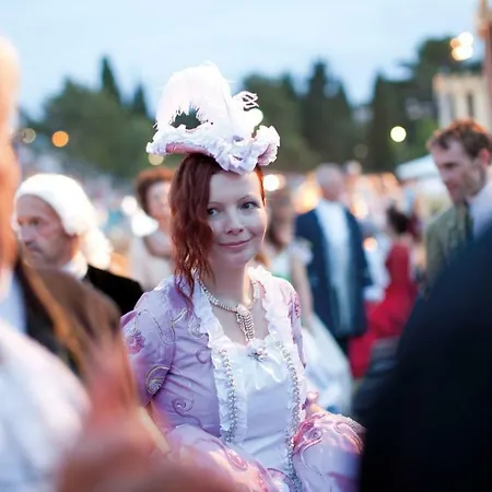 Carlotta Вилла